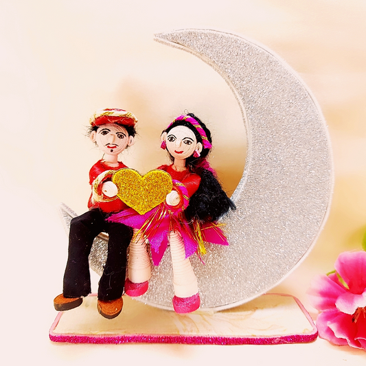 Miniature - Quilled Couple Sitting On Moon - Ahaeli
